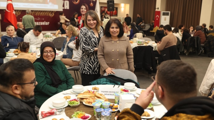 İzmit Belediyesi, Özel Bireyler ve Aileleriyle İftar Sofrasında Buluştu